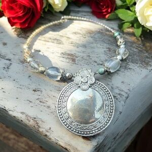 Beautiful Round silver tone Celtic pendant beaded choker necklace